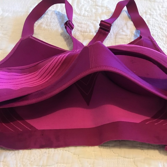 Victoria Secret Sport Bra - Picture 6 of 8